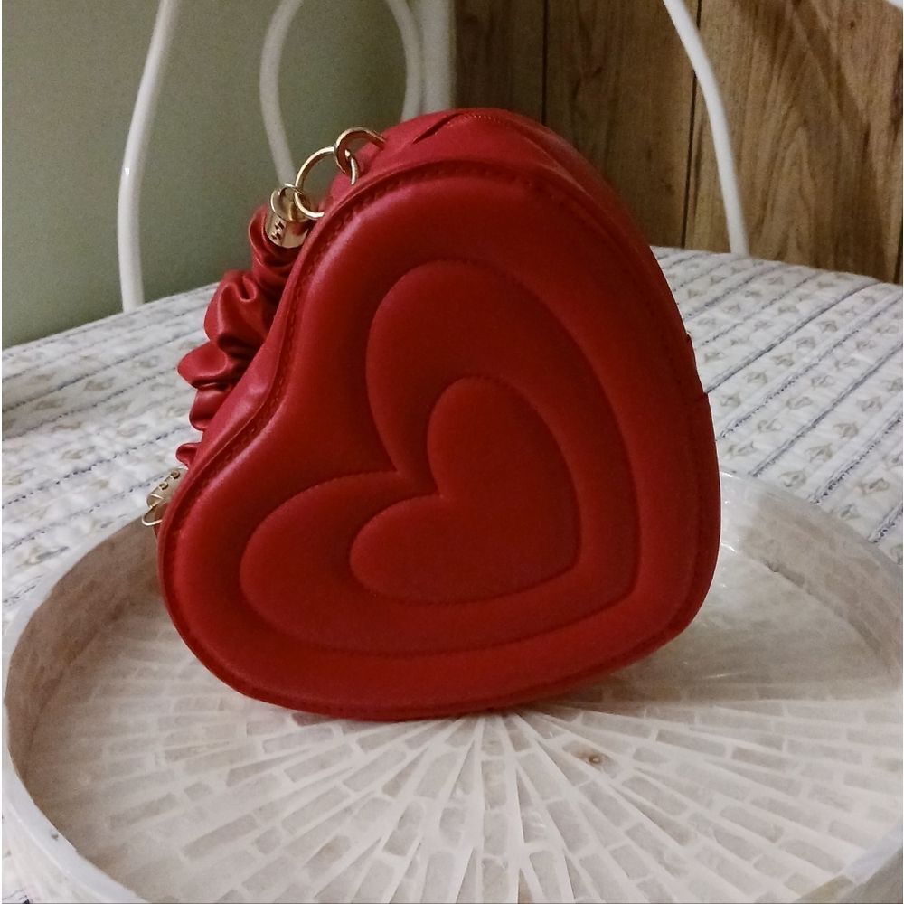 Red Heart Shaped Crossbody Bag, Y2K Novelty Shoulder Bag, Purse, Tote - Picture 5 of 12